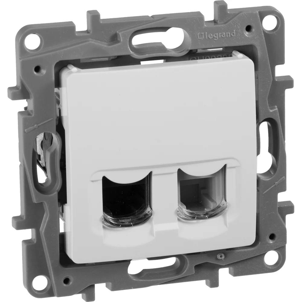 Розетка Legrand ETIKA 672252