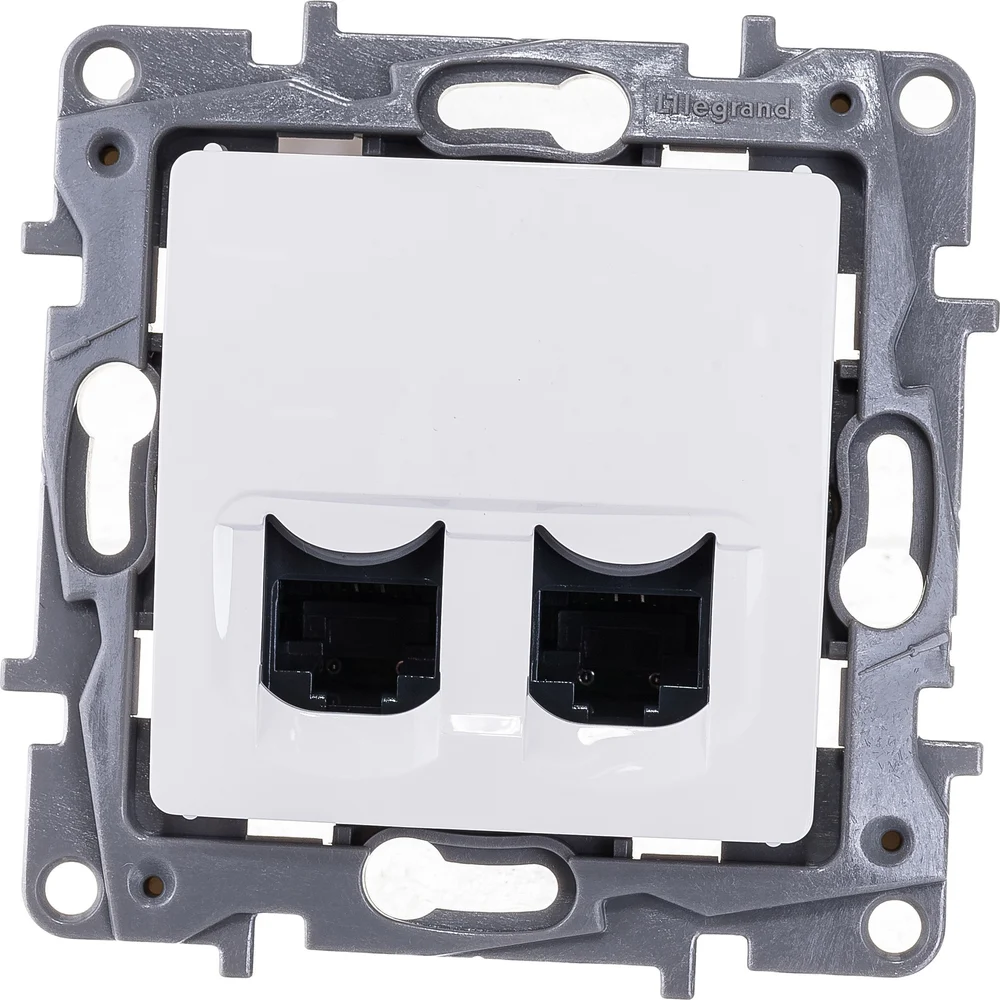 Розетка Legrand ETIKA 672255